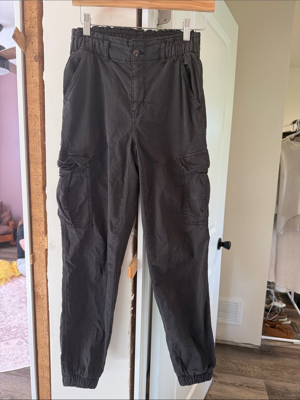 American Eagle Outfitters Black Cargo Pants with Elastic Waist